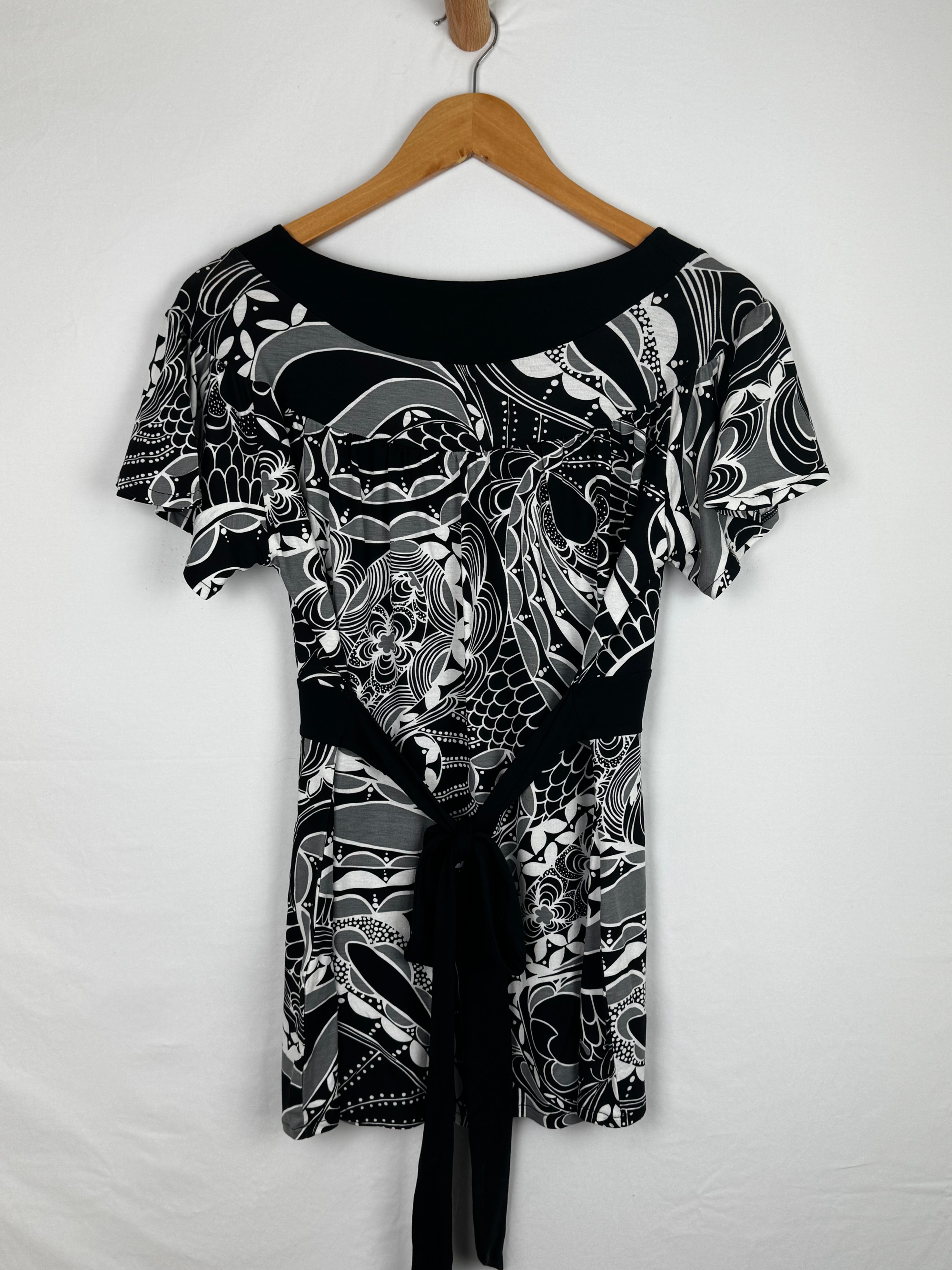 OASIS black and white jersey top size 14