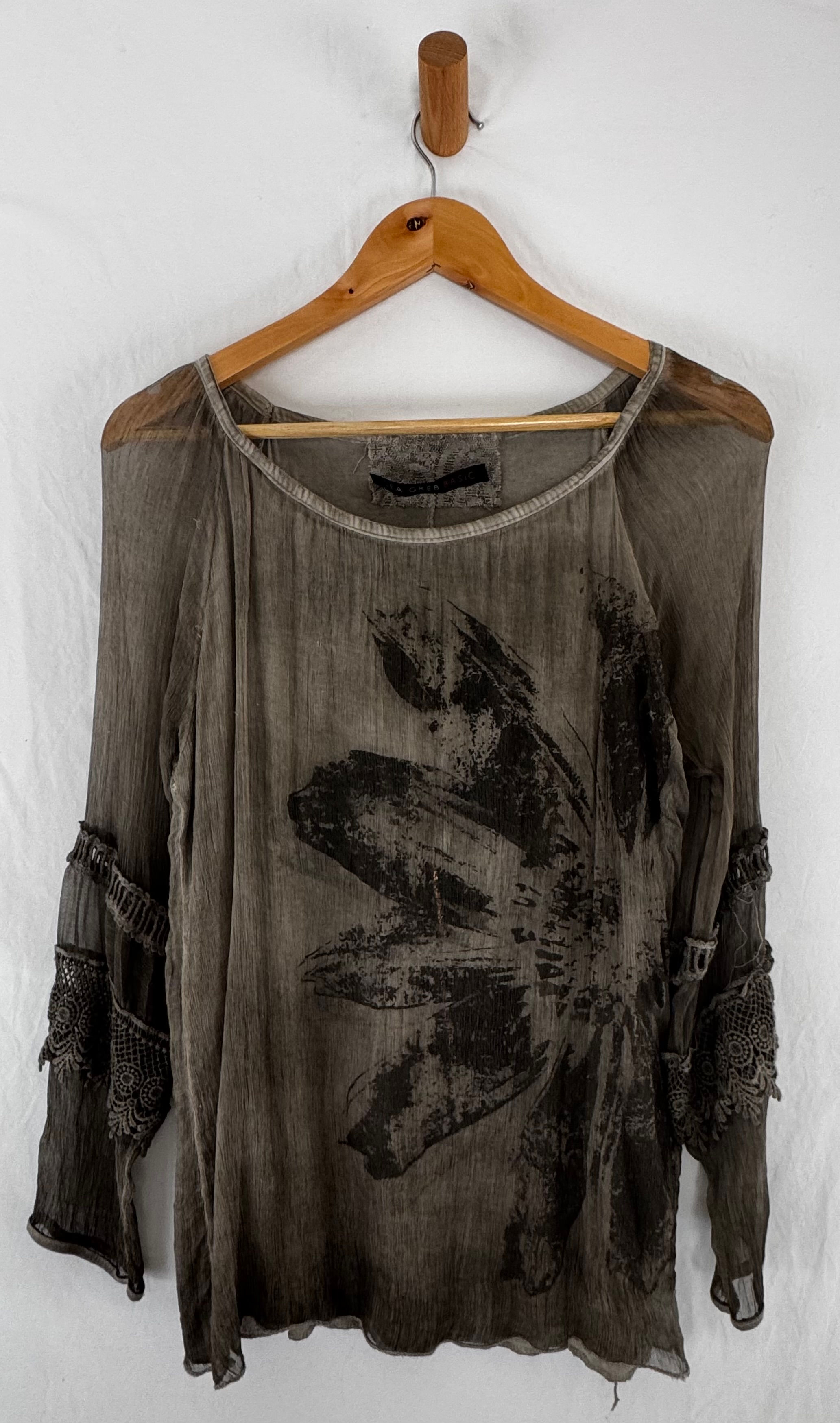 LEA GREB BASIC- Grey Chiffon Print Tunic with Crochet trim size s/m