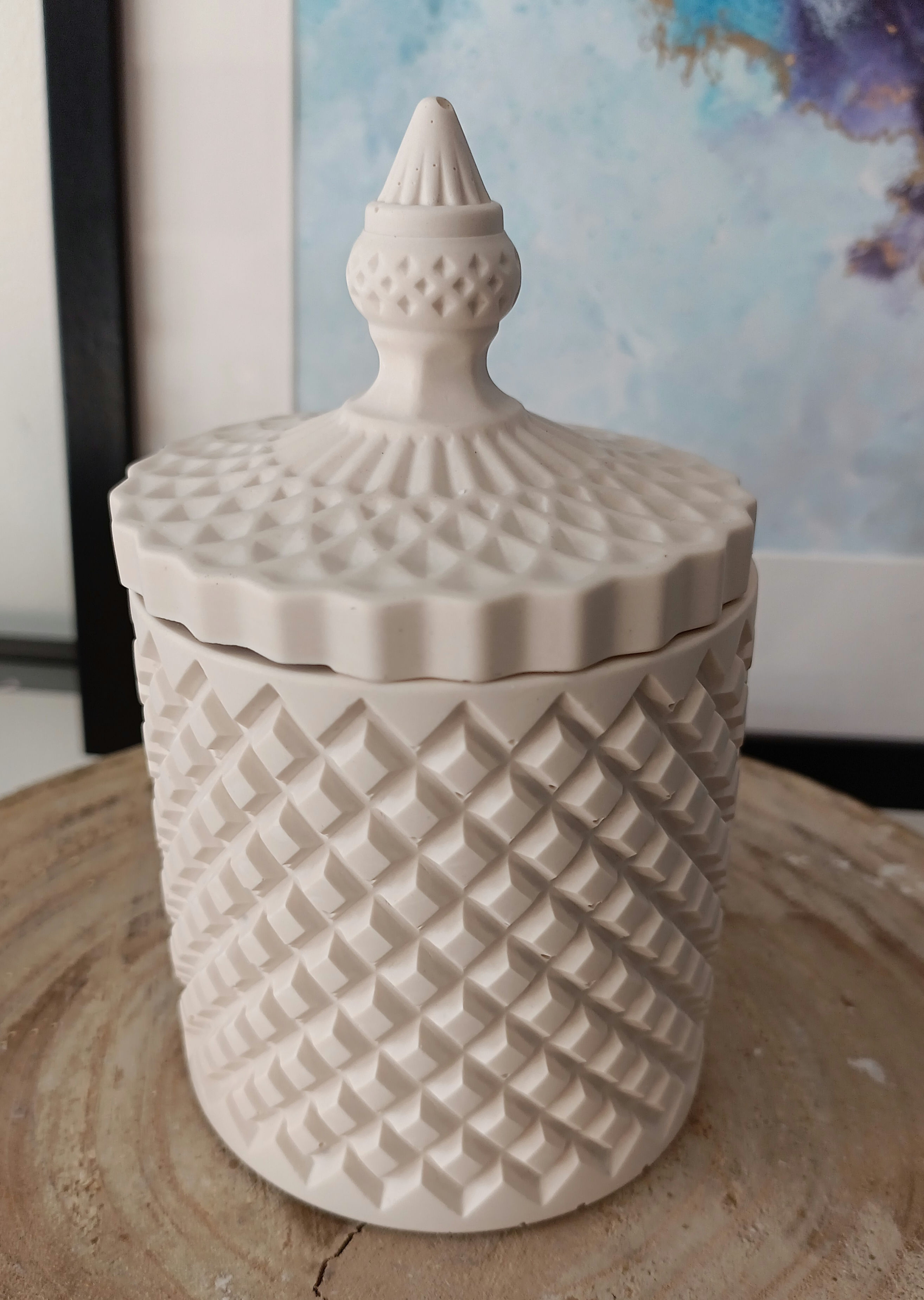 Pot vide en jesmonite pointu