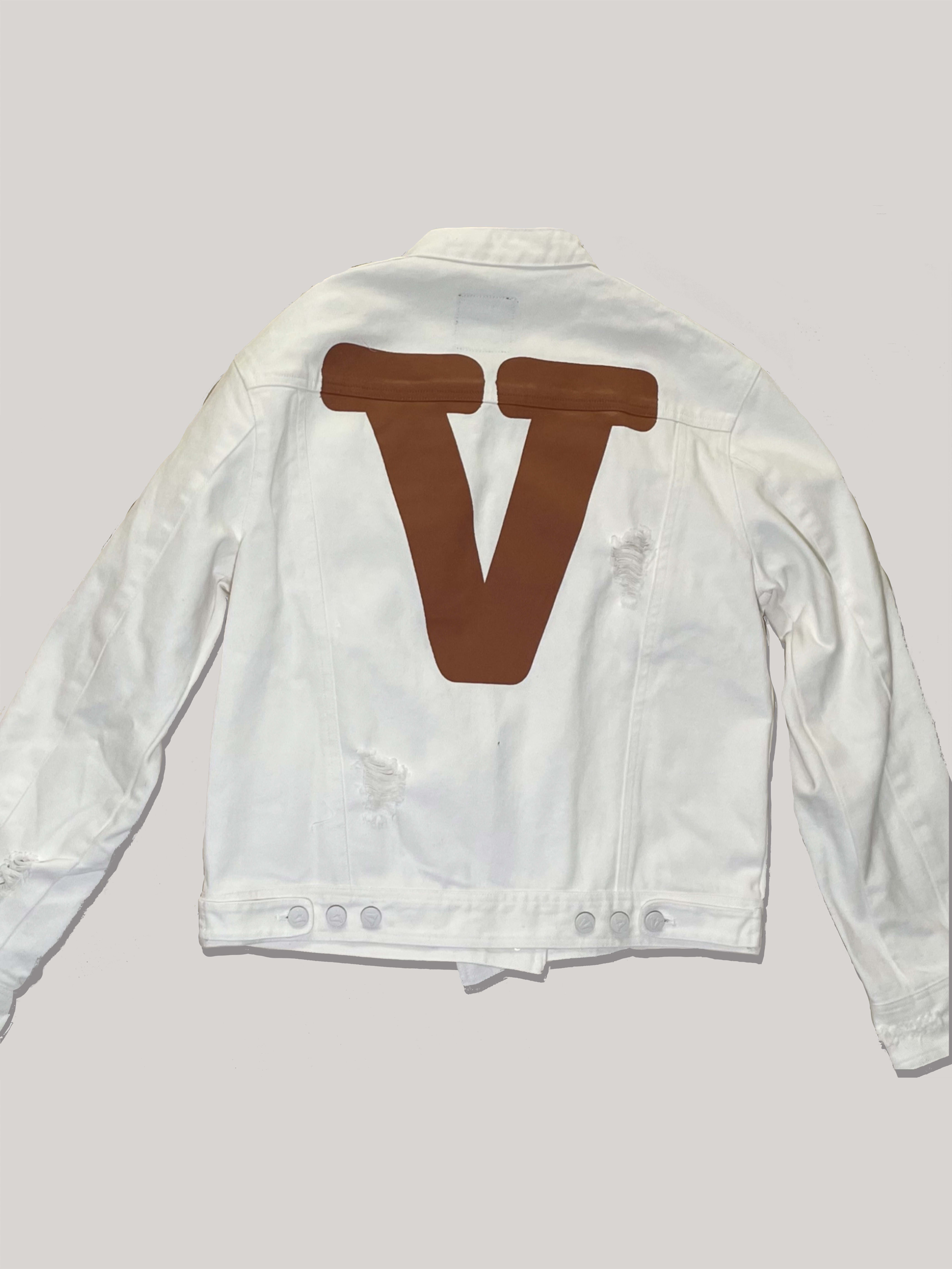 Chaqueta vaquera con diseño de V