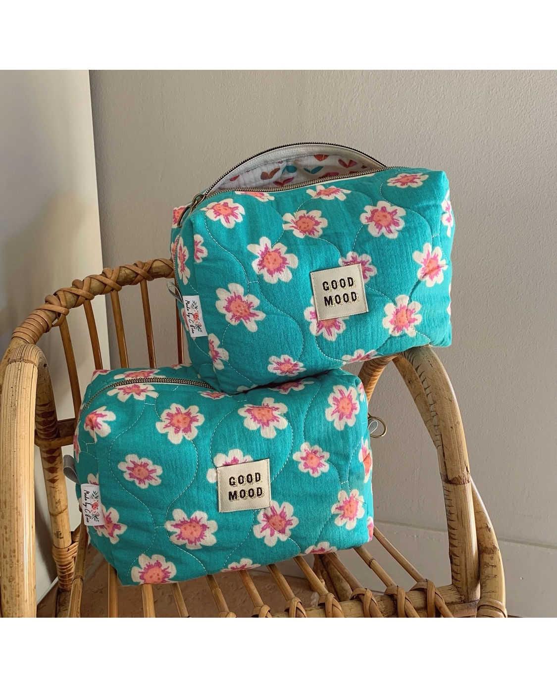 Trousse de toilette matelassée vert et rose