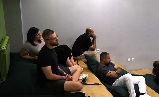 Portrait of Ani Asatryan in discussion with University of Basel students Անի Ասատրյան