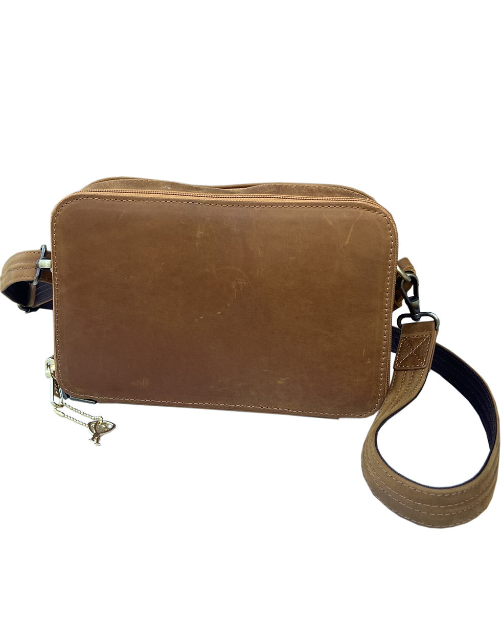 Thumbnail: Vintage cowhide leather concealed carry crossbody/shoulder bag
