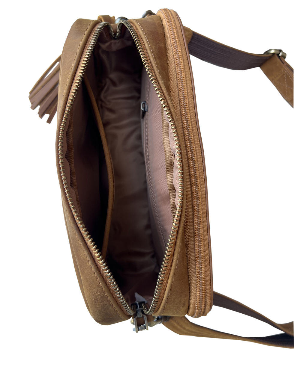 Thumbnail: Vintage cowhide leather concealed carry crossbody/shoulder bag