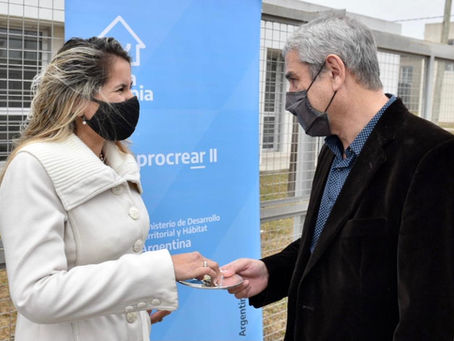 Ferraresi entregó viviendas en Desarrollo Urbanístico de Procrear en Merlo