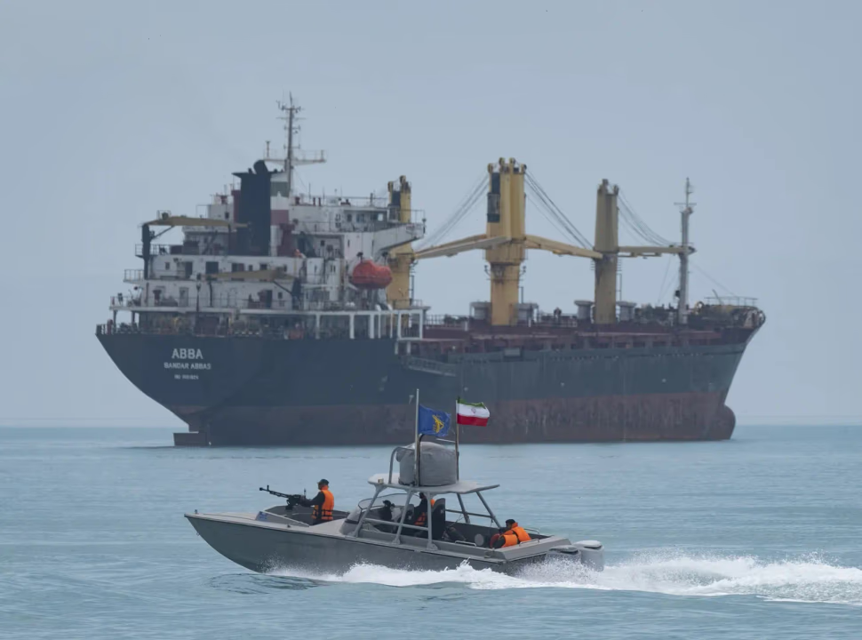 Tensión en el Golfo: barcos pagan hasta US$ 2 millones para transitar por Ormuz