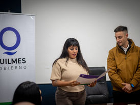 El Municipio le entregó una ayuda económica al QAC para la construcción de un SUM en el predio de Alsina y Lora