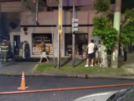 Quilmes: se incendió la pizzería "Este Oeste" causando destrozos y grandes pérdidas
