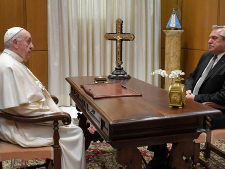 El Presidente junto al Papa Francisco en el Vaticano: "Su idea es apoyarnos en todo lo que pueda"
