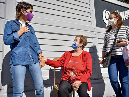 Mayra: "Estamos muy agradecidos a Fernández y Kicillof por hacer posible esta campaña de vacunación"