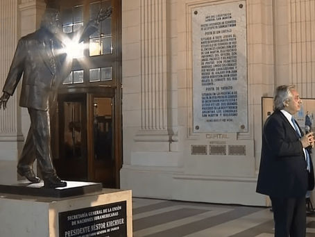 Alberto Fernández fue caminando al CCK y se emocionó a 10 años de la muerte de Néstor Kirchner