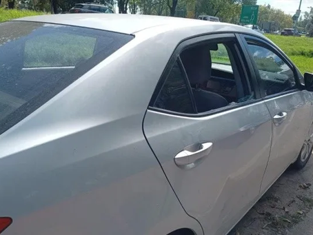 Policía hirió a tiros a uno de los cuatro motochorros que le robaron la mochila del auto