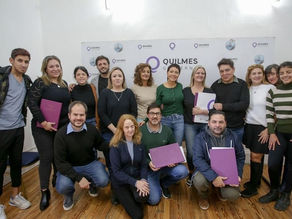 Mayra les entregó la personería jurídica a 3 asociaciones civiles del distrito