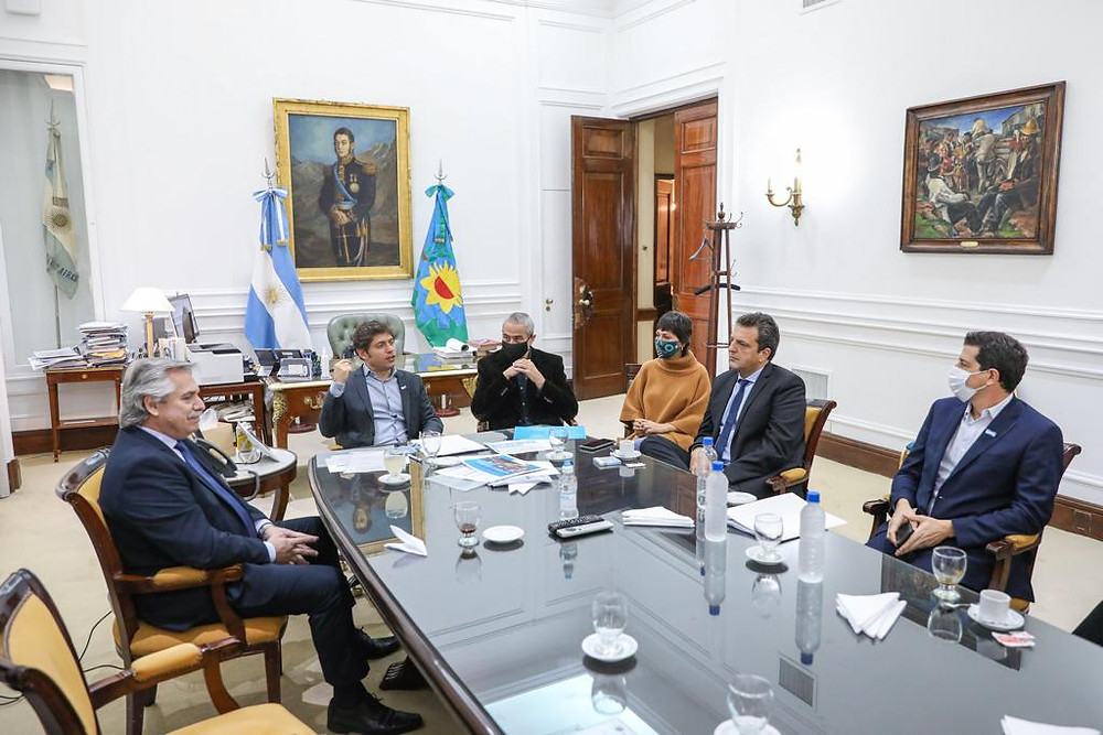Mendoza, Ferraresi, Kicillof y Fernández gestionan obras de urbanización para Villa Azul