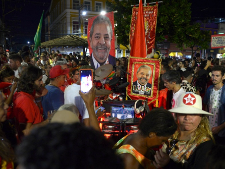 Lula lidera cómodo y se encamina a un balotaje con Bolsonaro, con más del 96% escrutado