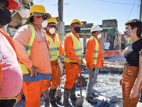 Mayra supervisó el avance del plan de bacheo de hormigón de la Av. Donato Álvarez