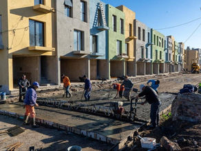 Continúan las obras de 28 viviendas en el barrio La Odisea, de Quilmes Oeste