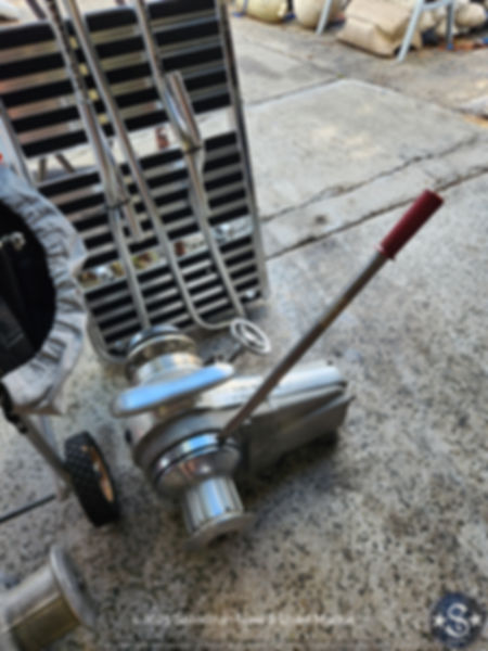 Lofrans Falkon 24V Windlass with Handle