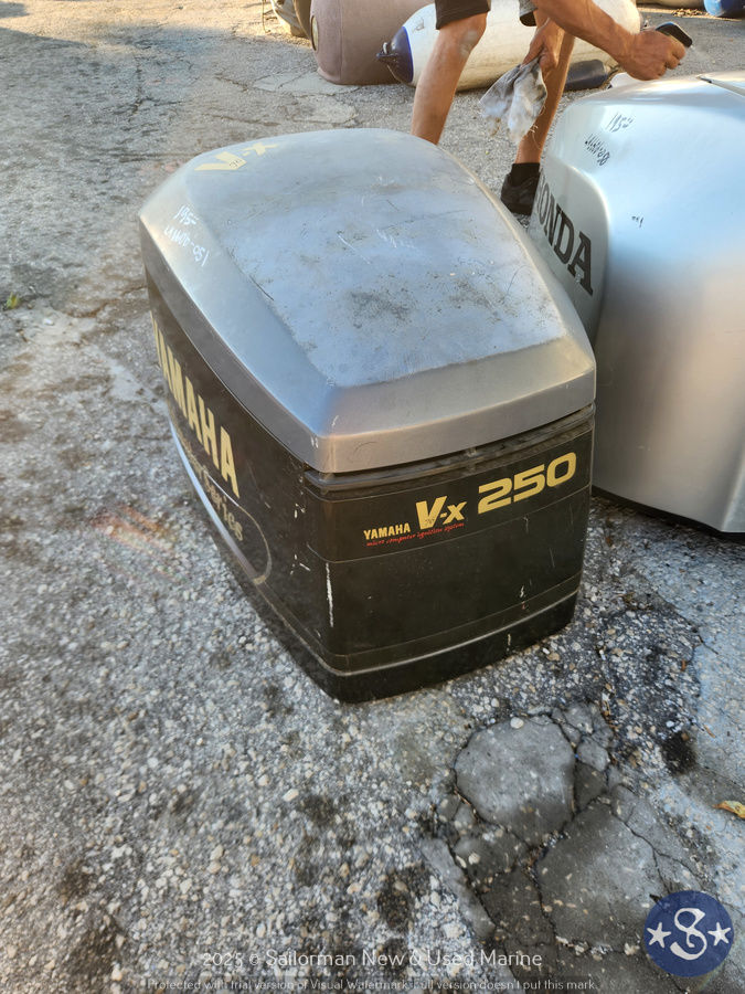 Thumbnail: Yamaha V-X 250 Engine Cowling