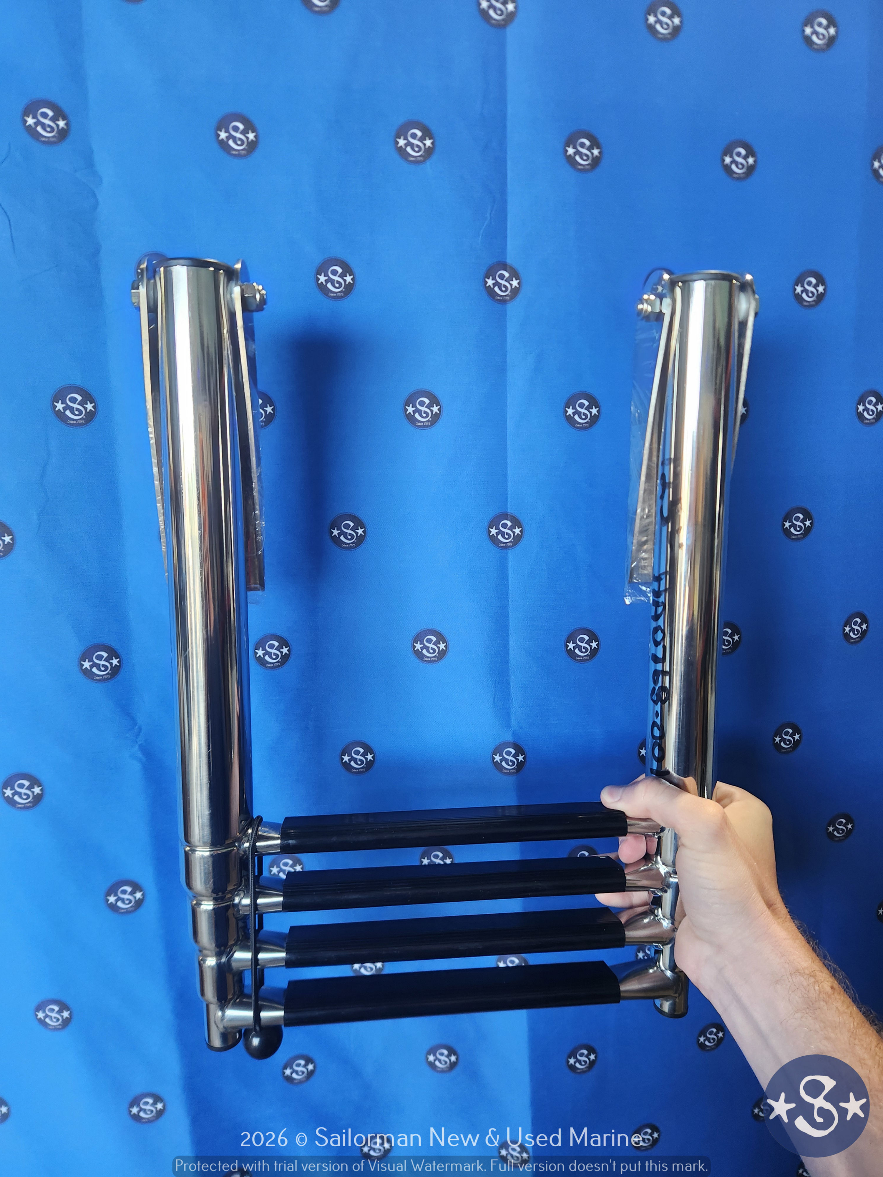 Telescoping 4-Step Ladder
