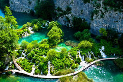 plitvice-lakes-national-park-croatia-outdoor-hiking-trails-adventure-sport-14