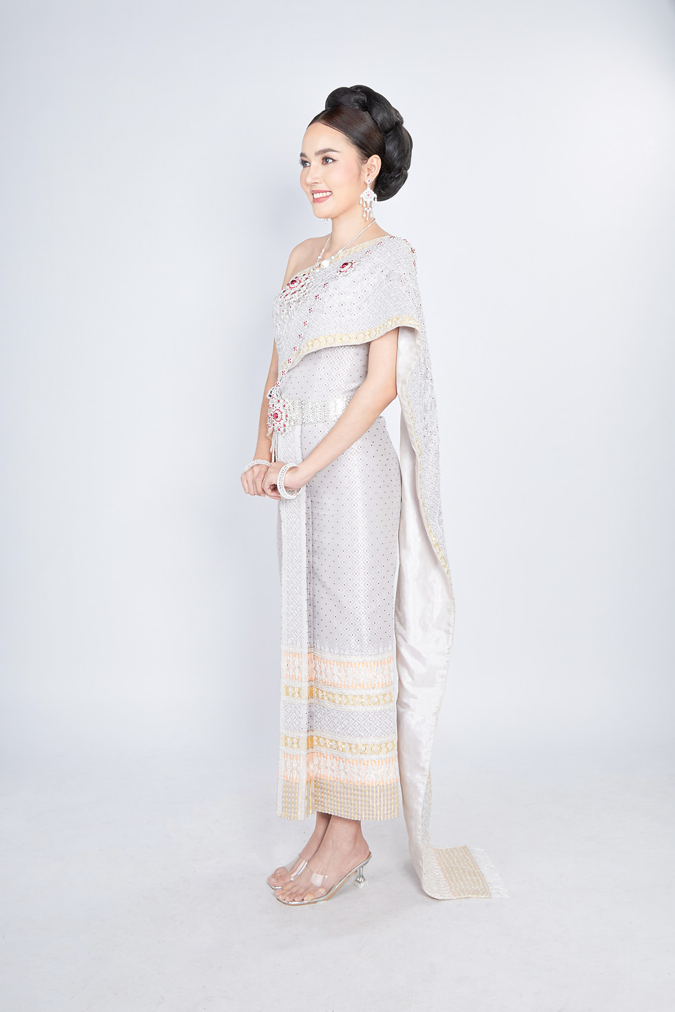 Miniaturbild: Thai Hochzeitskleid