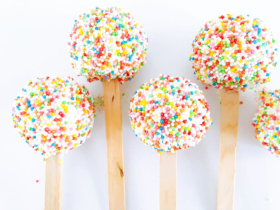 Traktatie school carnaval kinderfeestje cakepops discodip