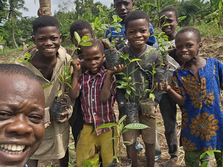 Les vacances utiles avec les enfants du Club Universel d'Aide aux Enfants Démunis