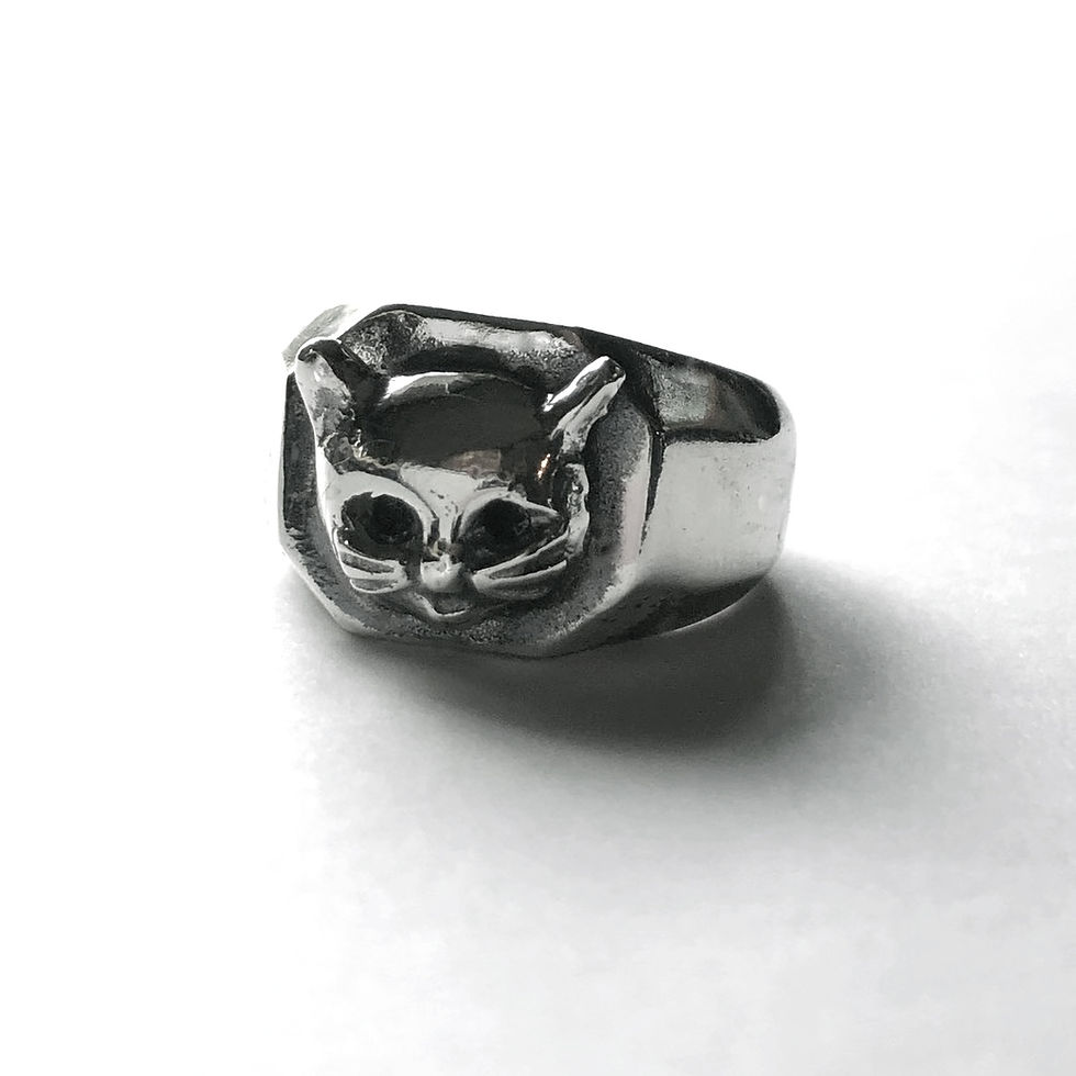 Thumbnail: Kitty Cathead Squared Signet Ring in Sterling Silver