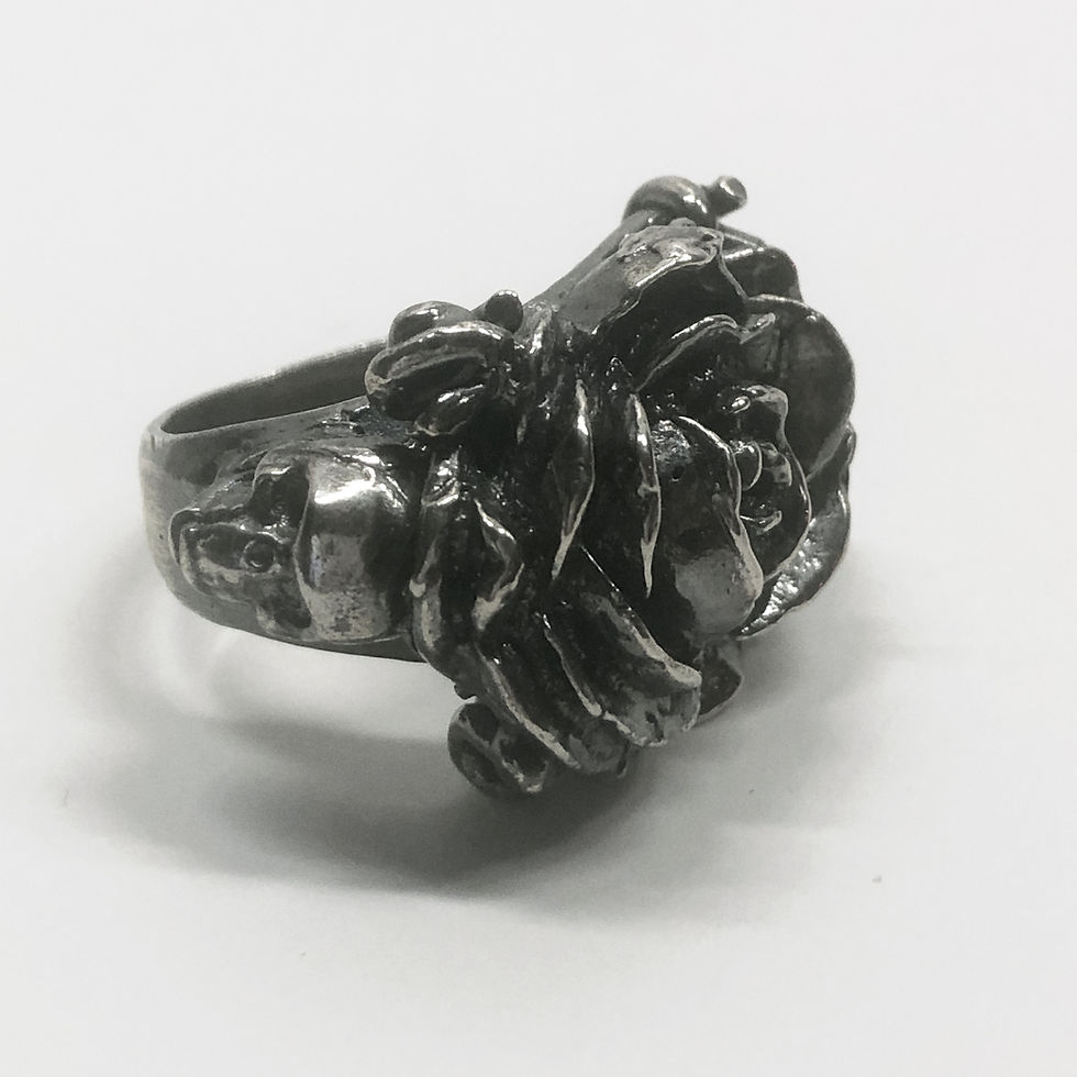 Thumbnail: Macabre Rose Ring