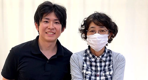 整体師とお客様の2人の写真です
