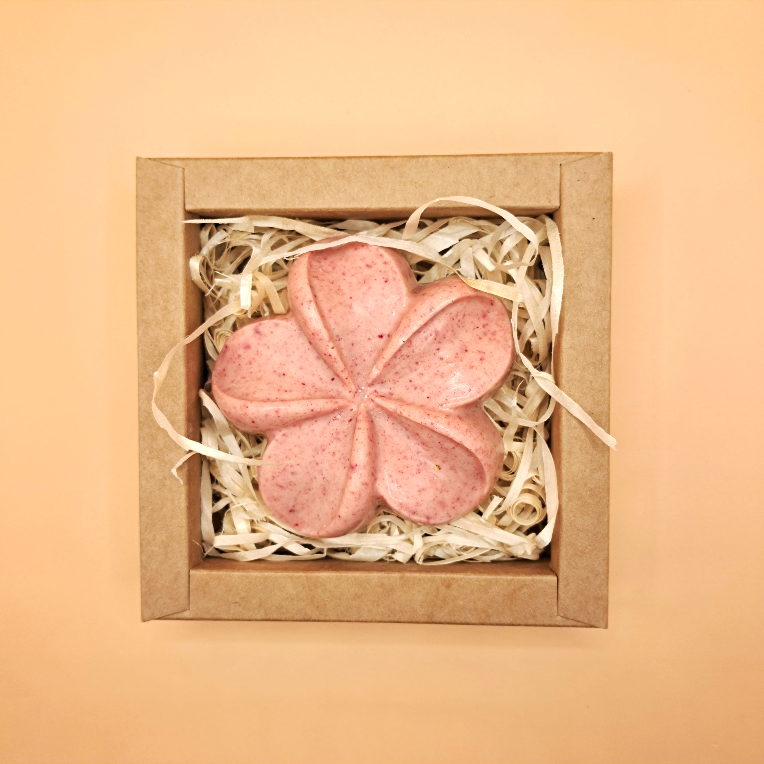 Малинова шоколадна квітка "Амаранта малинова" з фісташковою начинкою