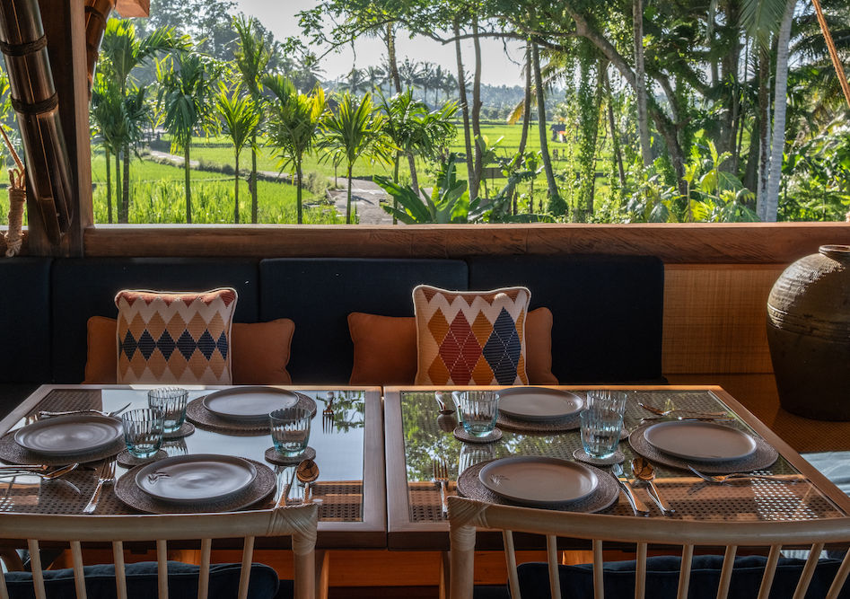Elegant table arrangement at Begawan Biji restaurant captured for Keen Agency’s hospitality marketing campaign in Bali.