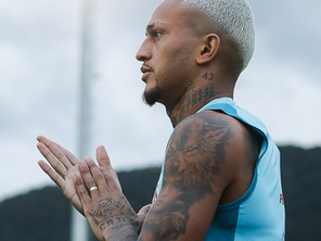 Wesley no Chelsea: diretor do Flamengo comenta sondagem e diz que quer contar com o lateral em 2025