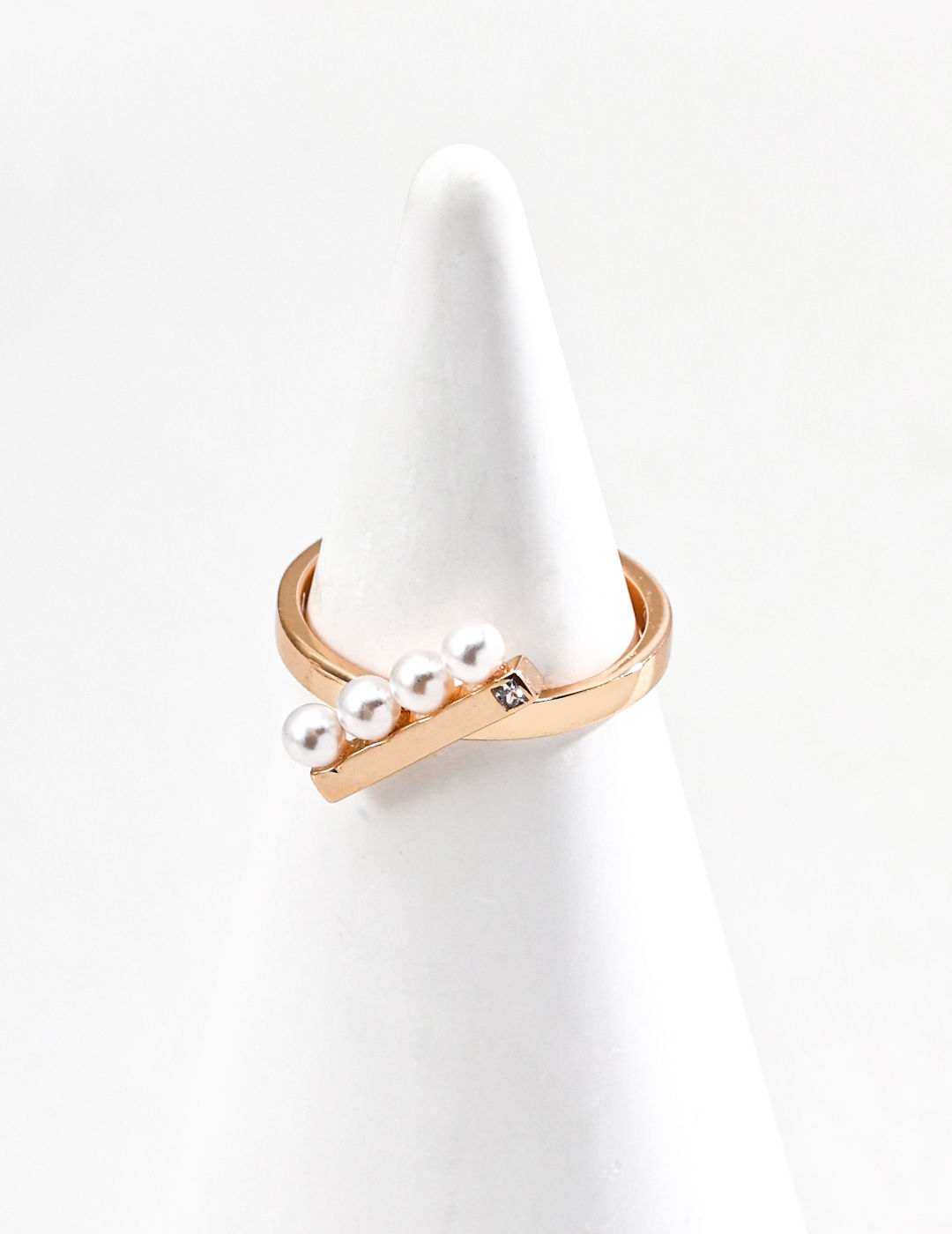 Minimalist Balance Beam Faux Pearl Ring