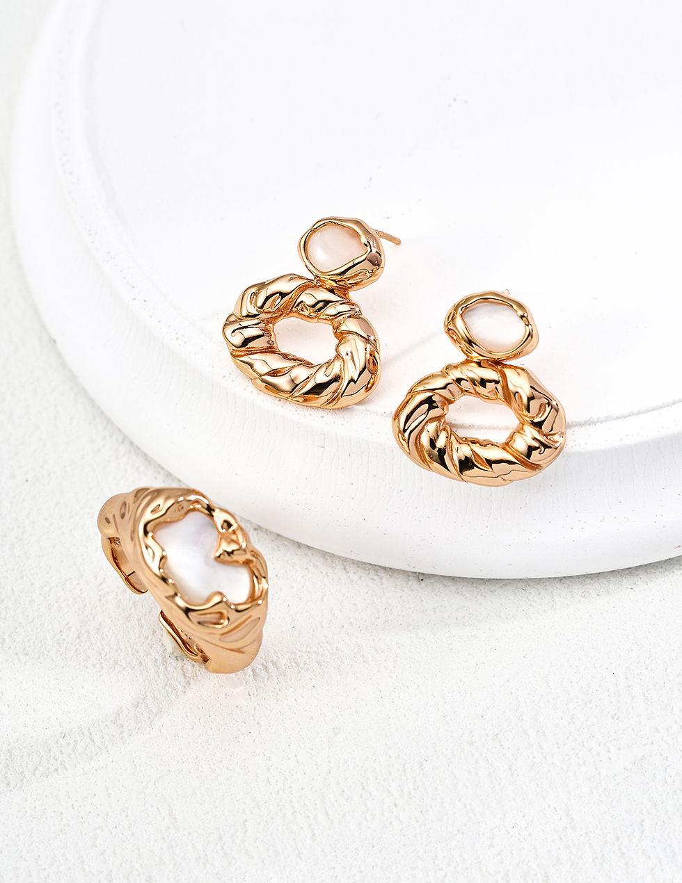 Thumbnail: Classic Bagel-Shaped Mother-of-Pearl Earrings
