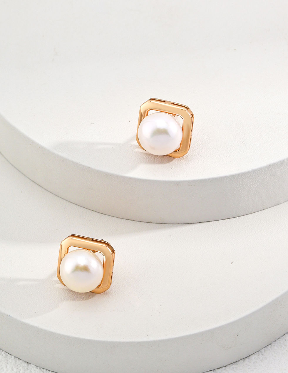 Thumbnail: Pearl Square Design Earrings