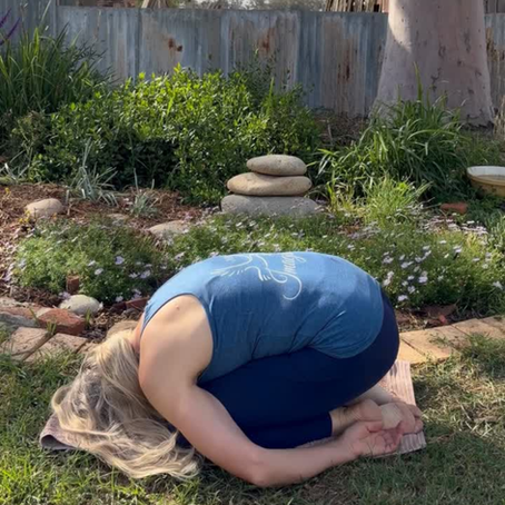 Becoming Whole - With Mindfulness, Meditation and Yoga.