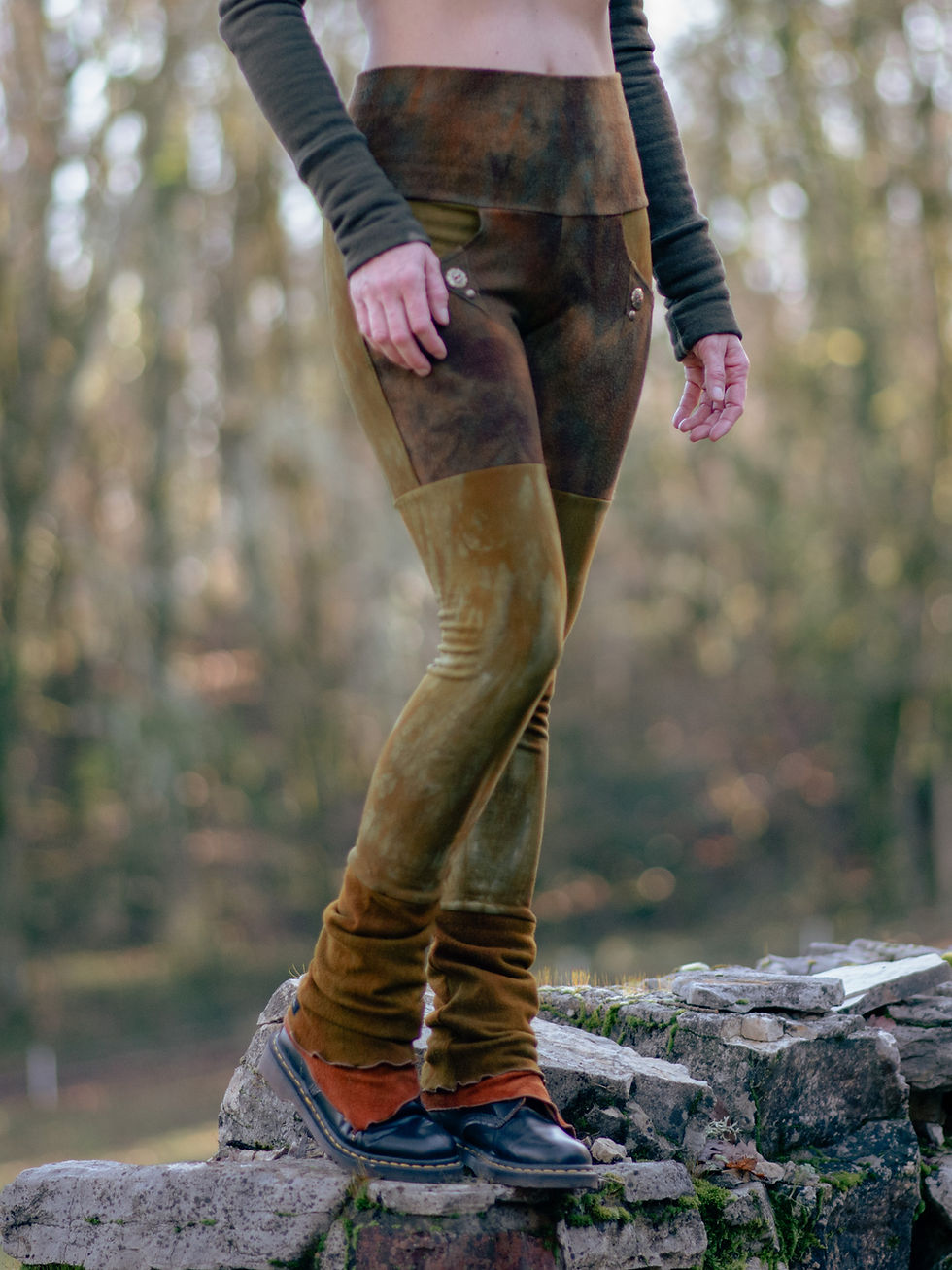 Thumbnail: LYRAE - MEDIUM - BAMBOO FLEECE POCKET LEGGINGS