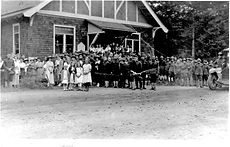 Camp Lewis Soldiers at Church 1917-1.jpg