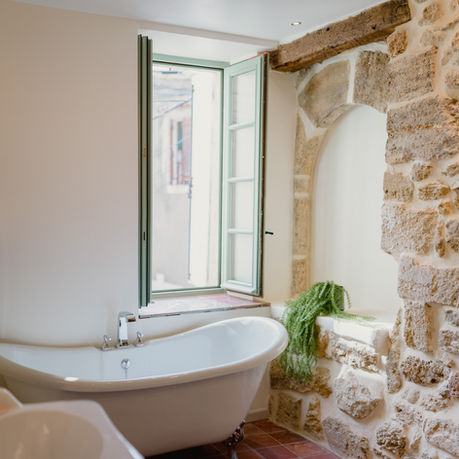 Bois D’Argent, First Floor Burlington roll top bath