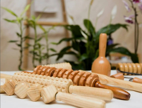 مساج الخشب - Revive SPA  Riyadh.jpeg
