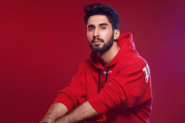 LAKSHYA TO MAKE HIS BOLLYWOOD DEBUT WITH DOSTANA 2