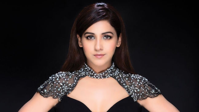 MTV BEATS ‘ARTIST OF THE MONTH’ NEETI MOHAN ALMOST MISSED THE DELIVERY OF HER NEW CAR FOR S.L.B.