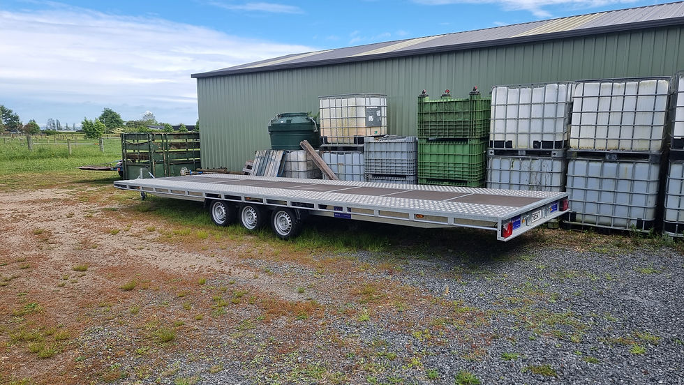 Thumbnail: Flatdeck Trailer Back View