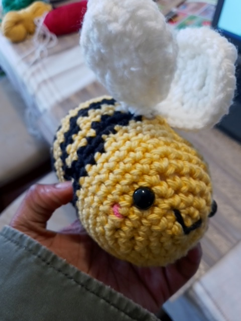 Mini bee
