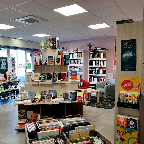 LIBRAIRIE CHAT MIRABEL