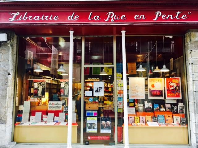 LA RUE EN PENTE