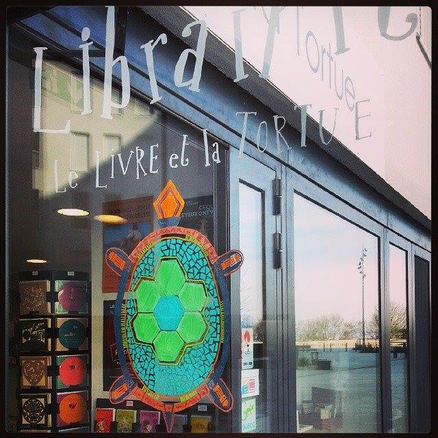LE LIVRE ET LA TORTUE