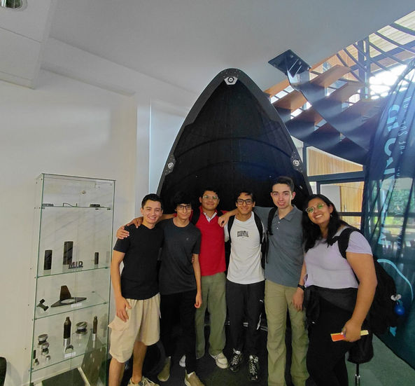 ESTUDIANTES DE LA UNIVERSIDAD POLITÉCNICA DE AGUASCALIENTES VIAJAN A FRANCIA PARA FORTALECER SU FORMACIÓN EN AERONÁUTICA